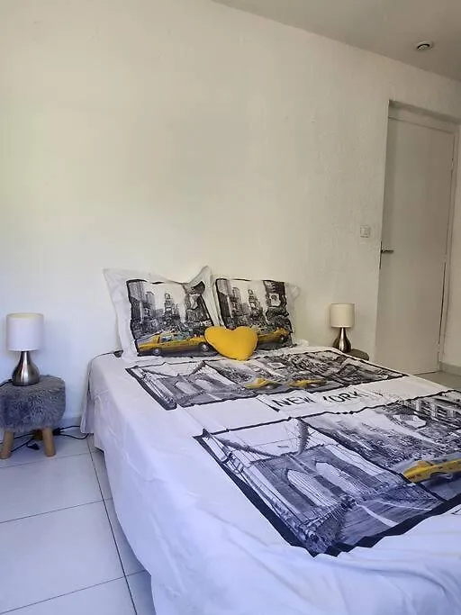 Villa A 10M De La Plage De Sable Vallauris 0*,